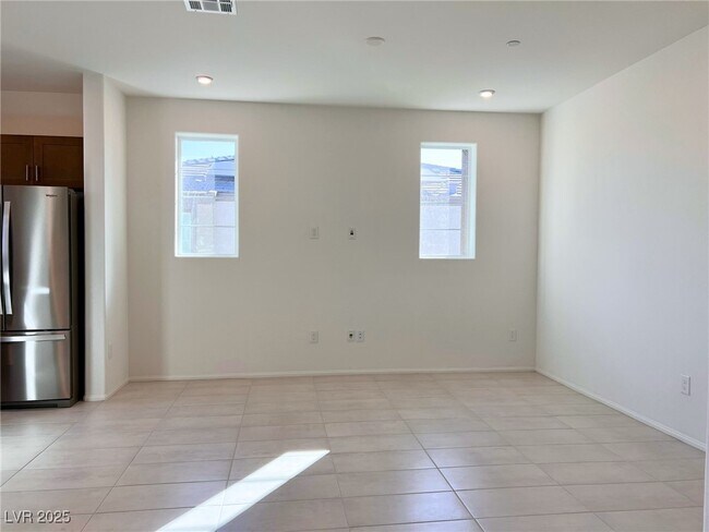 Building Photo - 137 Harmonica Ave