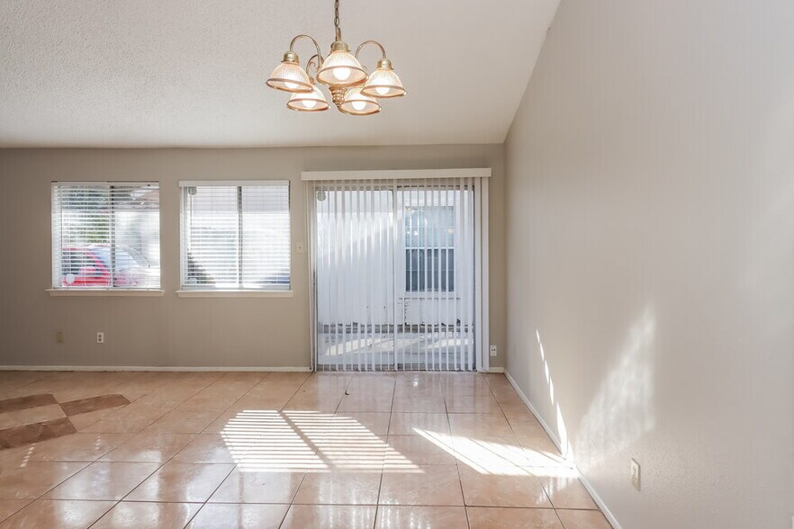 Building Photo - 17728 Northhagen Dr