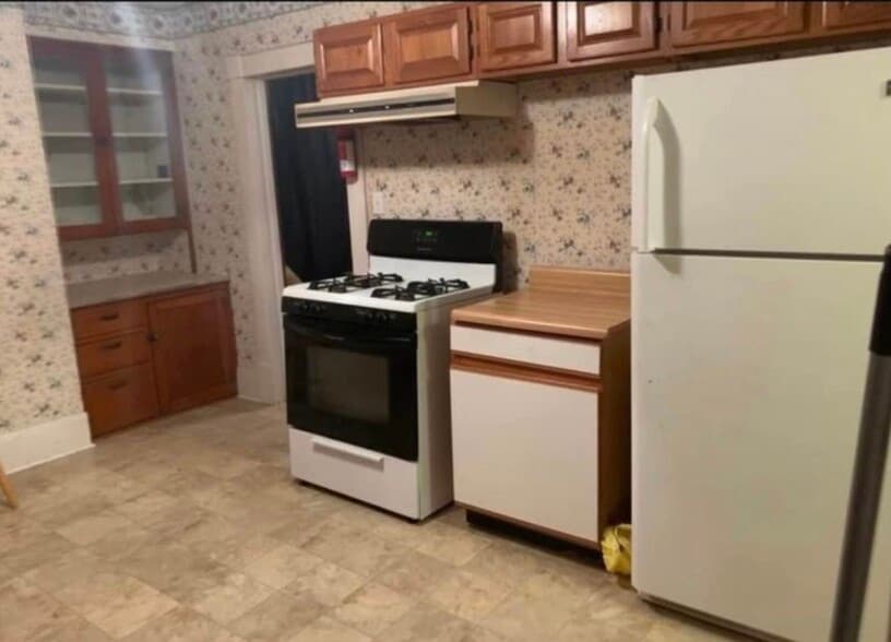 Building Photo - 756 3rd St