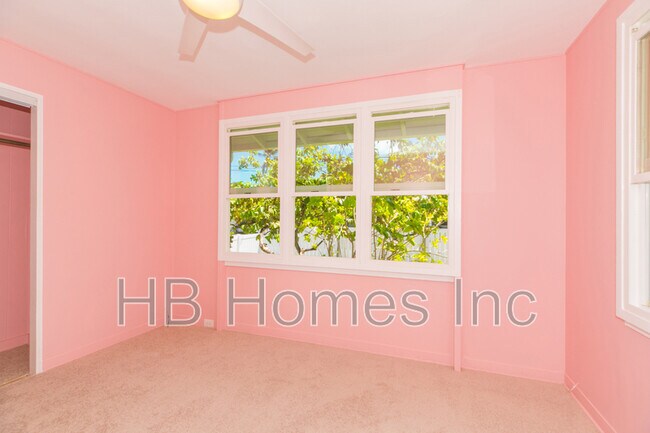 Building Photo - 828 Oneawa St
