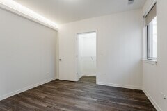 Building Photo - 1325 N Wells St