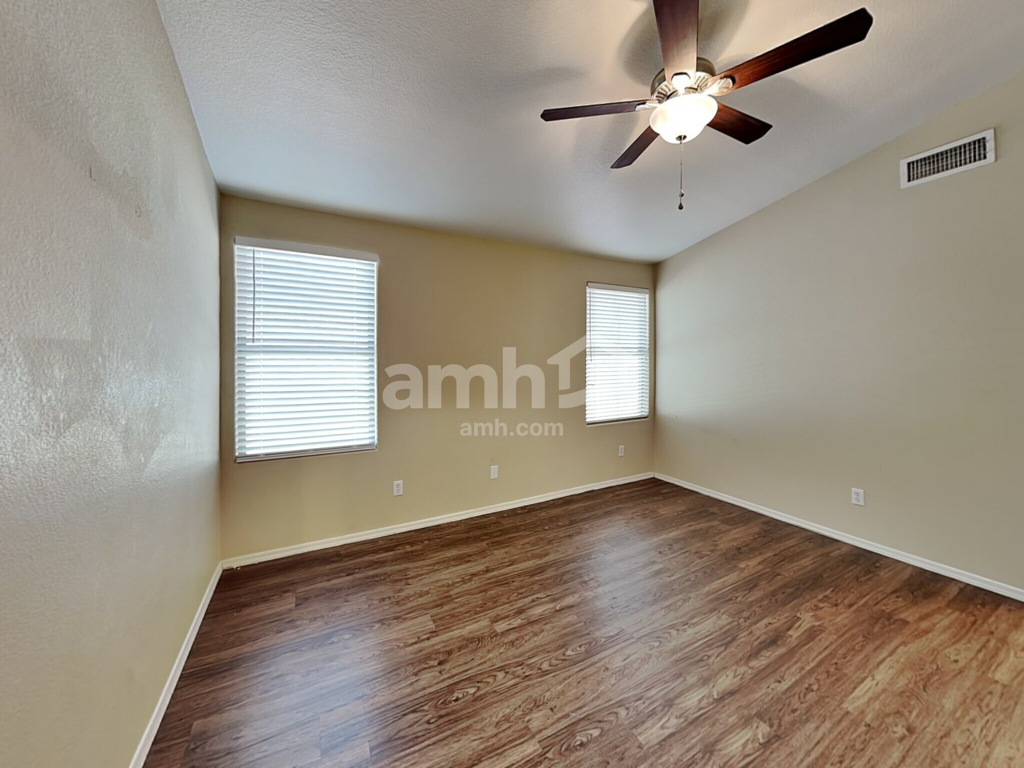 Building Photo - 8649 E Nido Ave