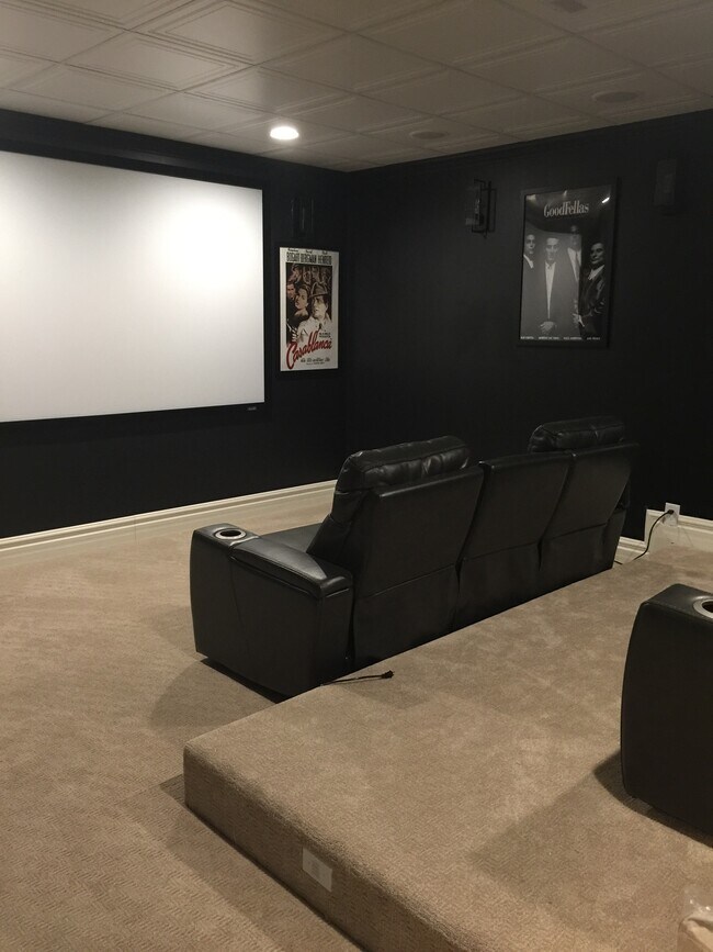 Building Photo - 5000 Wildeoak Trail