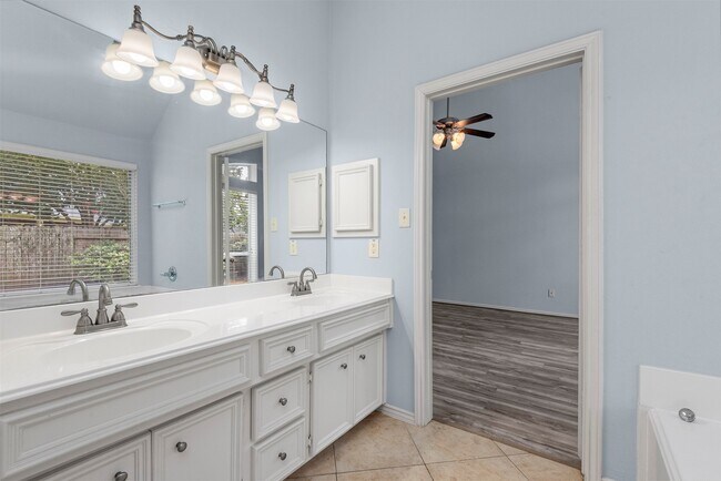 Building Photo - 28223 Sweet Oak Ln