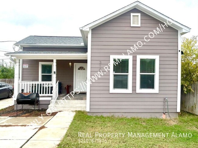 Building Photo - AVAILABLE NOW! FULLY FURNISHED 3 Bedroom /...