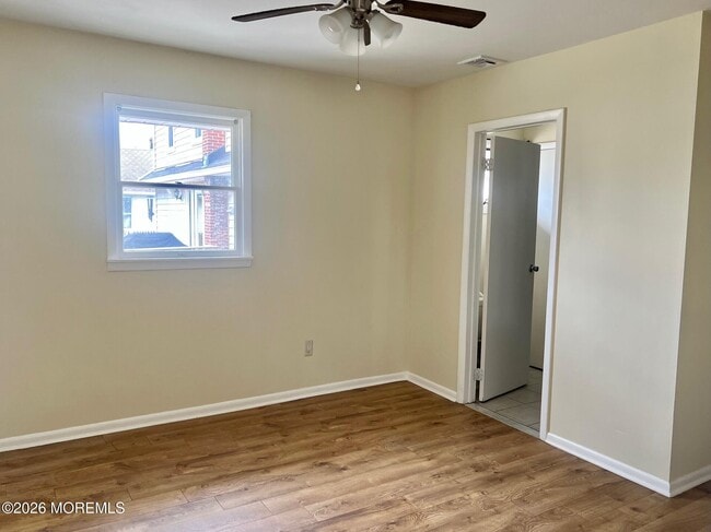 Building Photo - 246 7th Ave