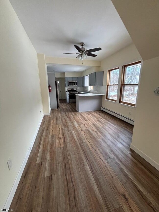 Building Photo - 225 E Northfield Rd