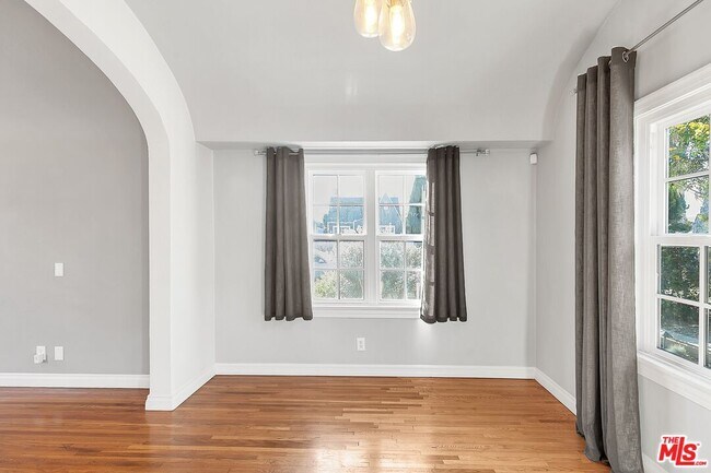 Building Photo - 2630 S Bedford St