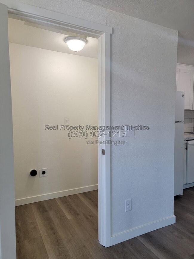 Building Photo - 412 Whitefish Ln