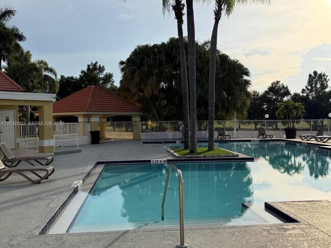 Building Photo - 643 Vista Isles Dr