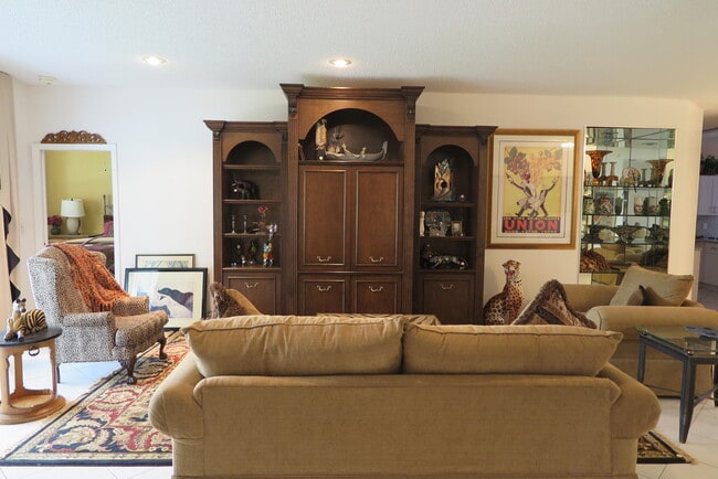 Building Photo - 22799 Trelawny Ter