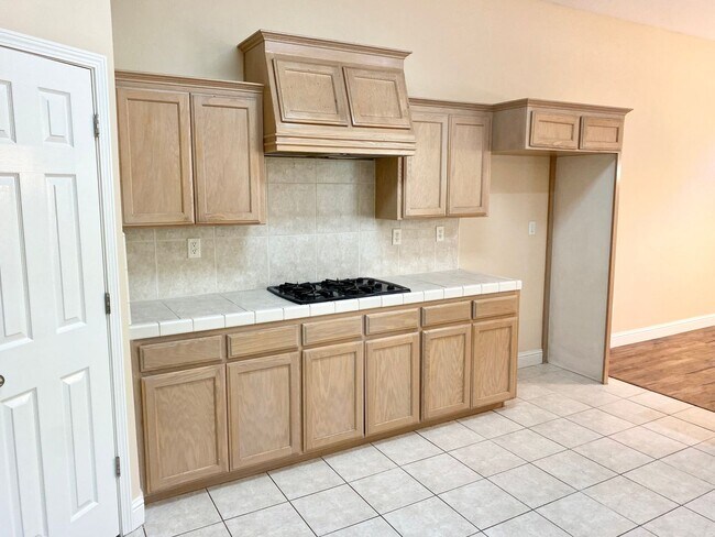 Building Photo - Custom North Fresno 4/3