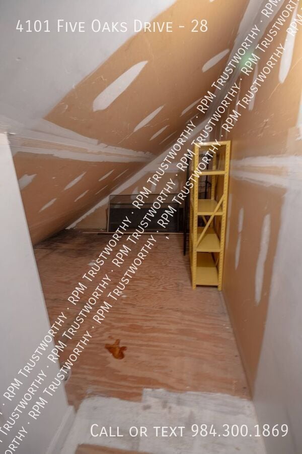 Building Photo - 4101 Five Oaks Dr