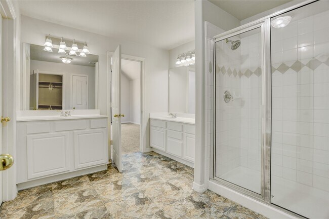 Building Photo - 7630 N Linpar Ct