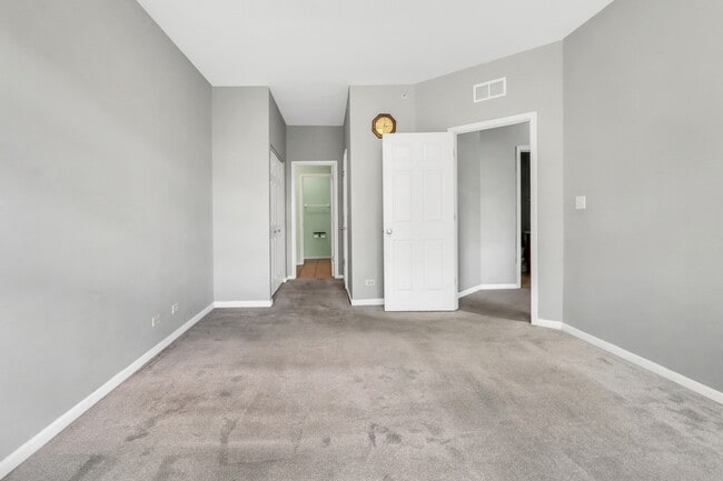 Building Photo - 210 Rosehall Dr