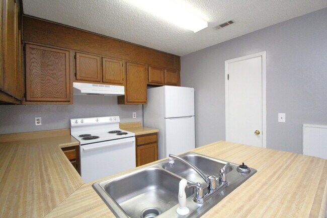 Building Photo - 2BR Apartment in Gulf Breeze – Near Oriole...