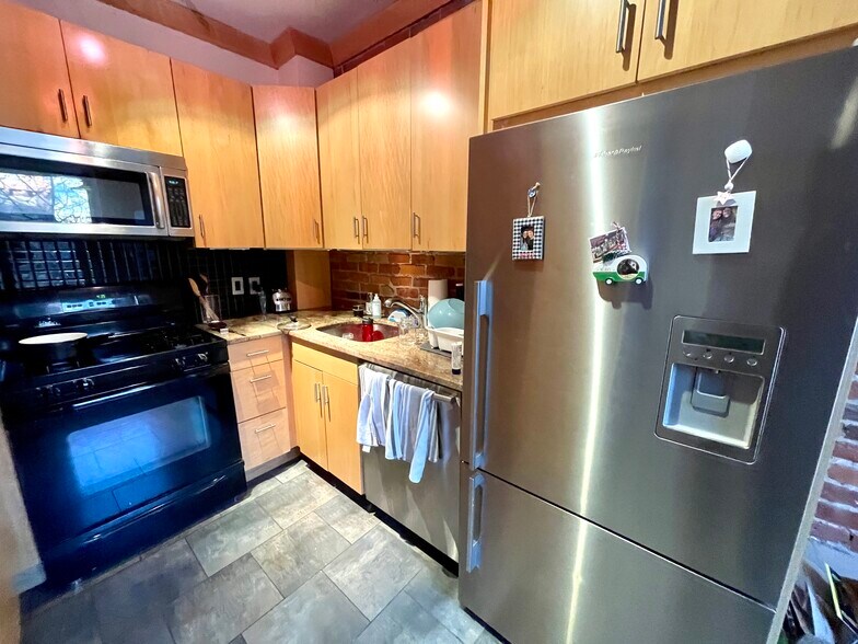 Building Photo - 45 Hemenway St