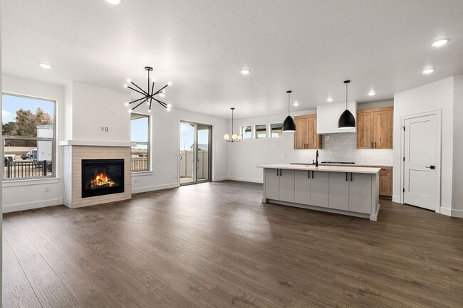 Building Photo - 1806 N Black Elm Ln