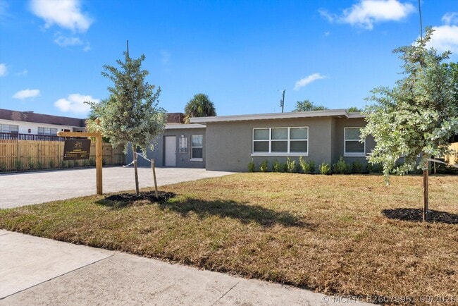 Building Photo - 829 Bayberry Dr