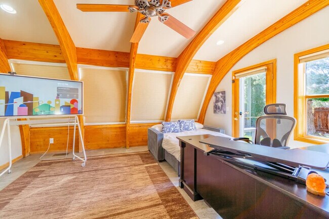 Building Photo - 14350 Ghost Rider Dr