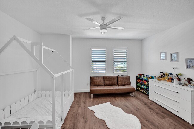 Building Photo - 17523 Rainstream Rd