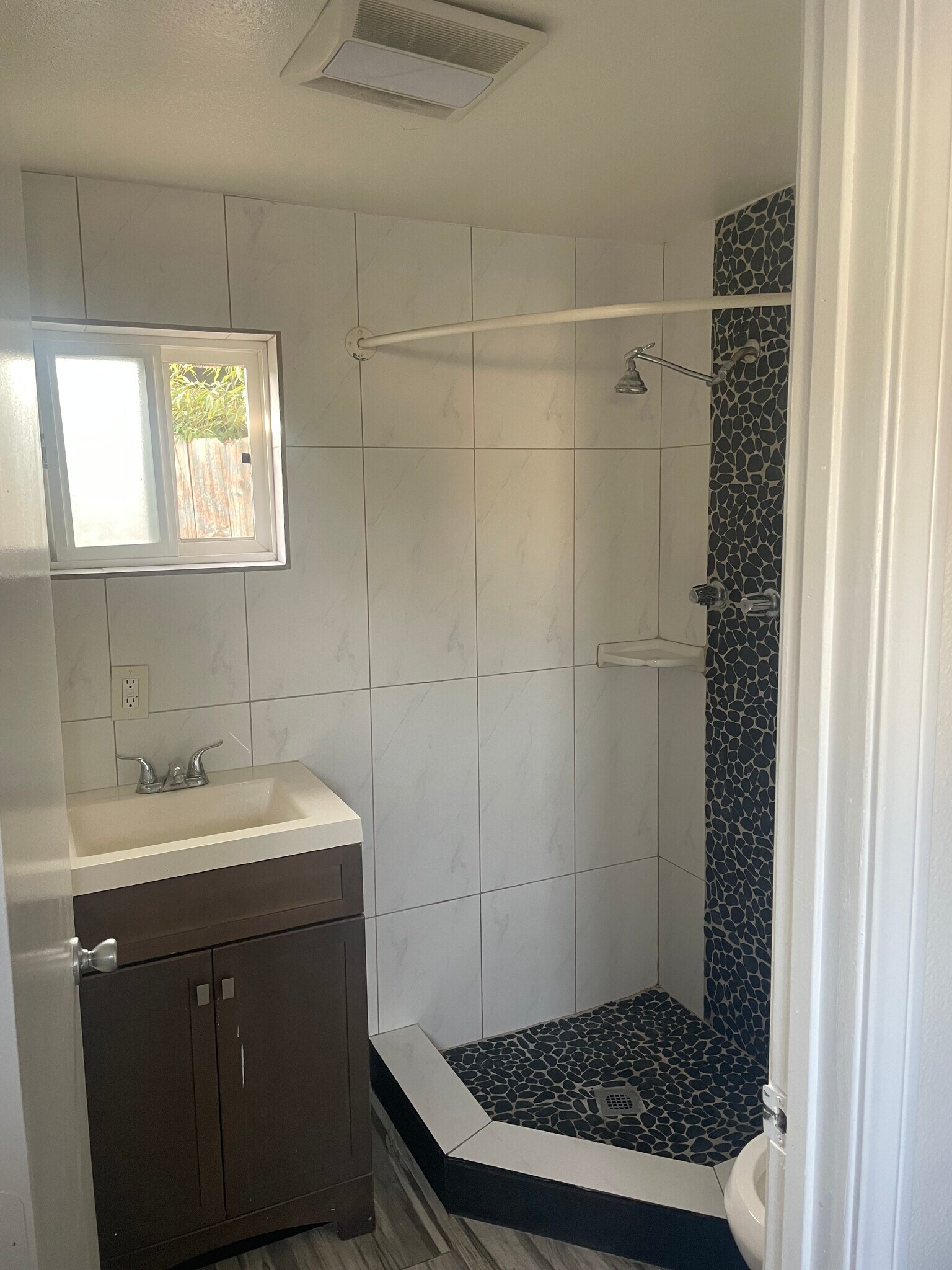 Building Photo - 1733 W 150th St