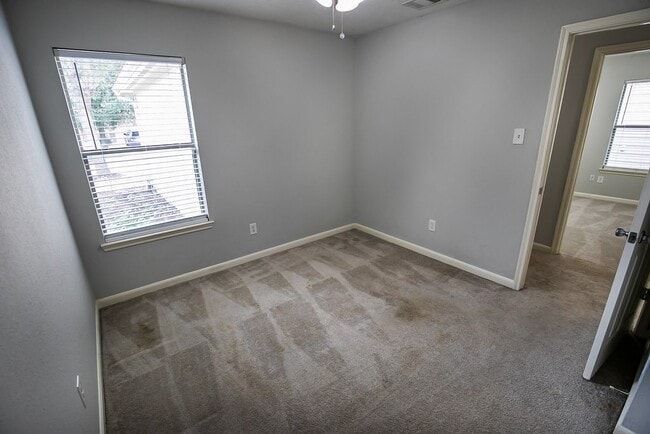 Building Photo - 2727 Piney Lake Ct