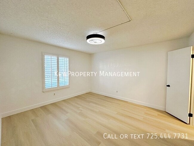 Building Photo - 3823 S Maryland Pkwy