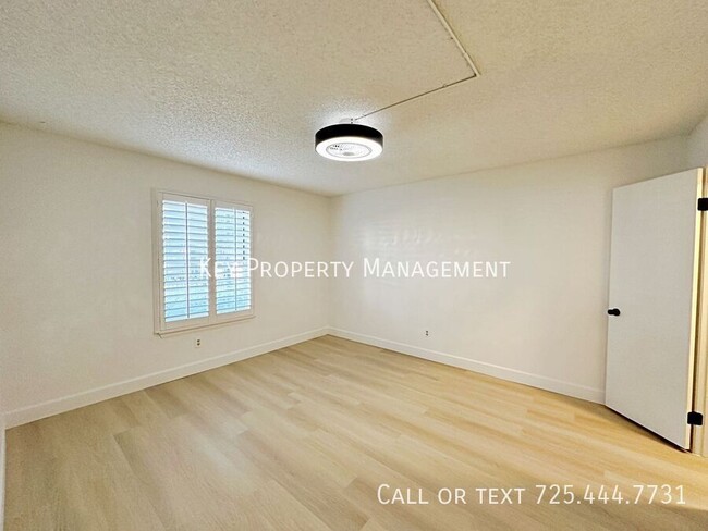 Building Photo - REMODELED 2 BEDROOM CONDO