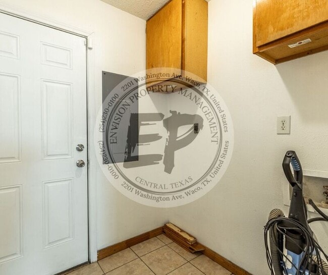 Building Photo - 140 County Rd 1604