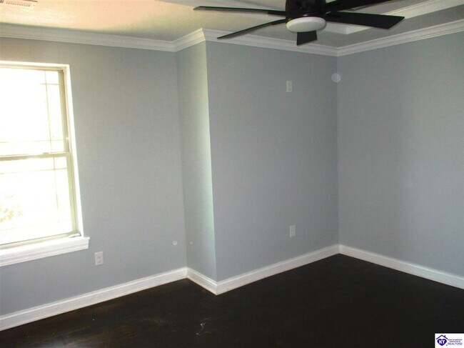 Building Photo - 130 Diamond Ct