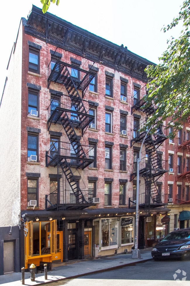 18 Cornelia Street 1820 Cornelia St New York NY 10014 Apartment Finder