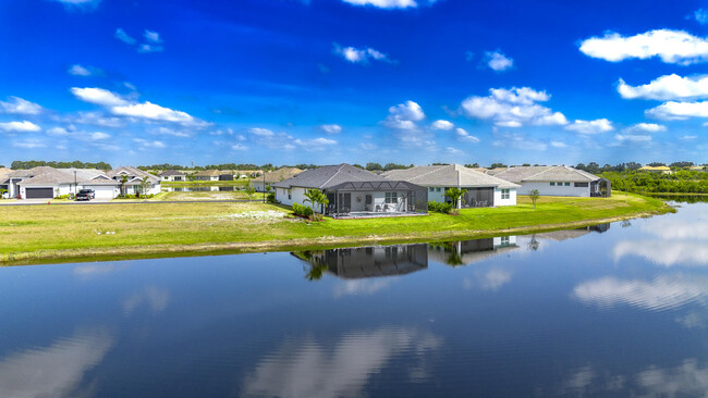 Building Photo - 12417 SW Sunrise Lk Ter