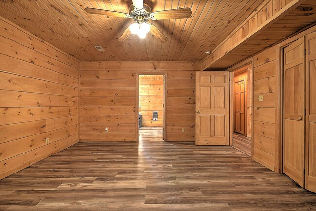 Building Photo - 13625 Horton Hwy