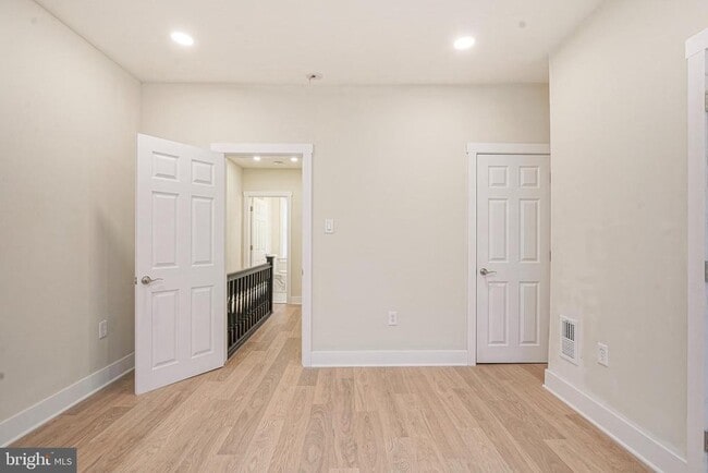 Building Photo - 3040 N Water St