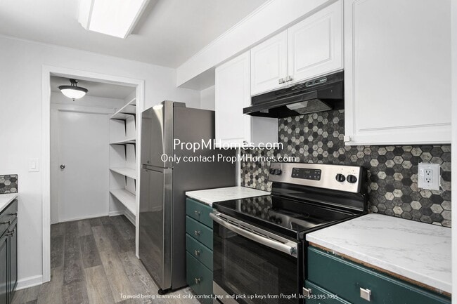 Building Photo - Charming Oregon City Home on 1/2 Acre - Fully Fenced Yard!