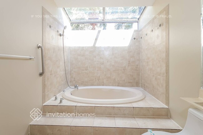 Building Photo - 8543 Dynasty Dr