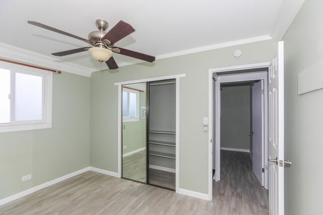 Building Photo - 2 Bedroom, 1 Bathroom, 2 Parking Home with Solar Panels + A/C!