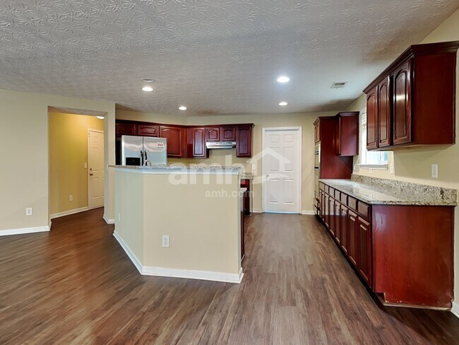 Building Photo - 889 Bramble Way