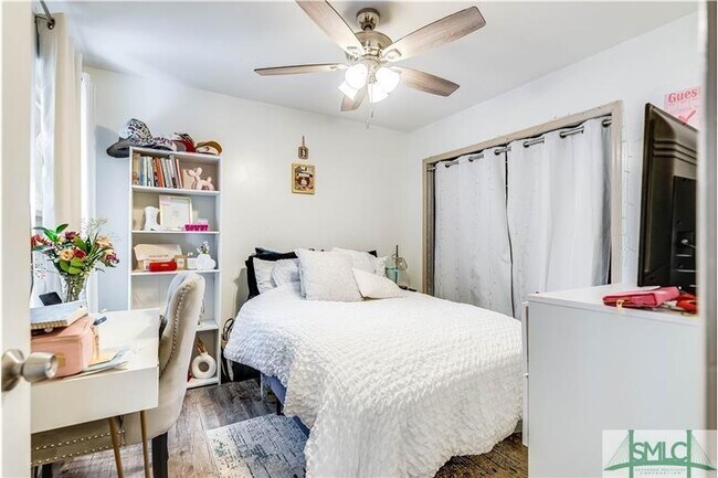 Building Photo - 106 W White Hawthorne Dr