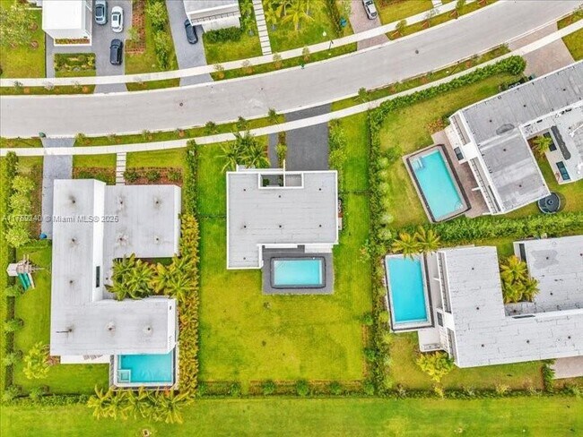 Building Photo - 16644 Botaniko Dr N