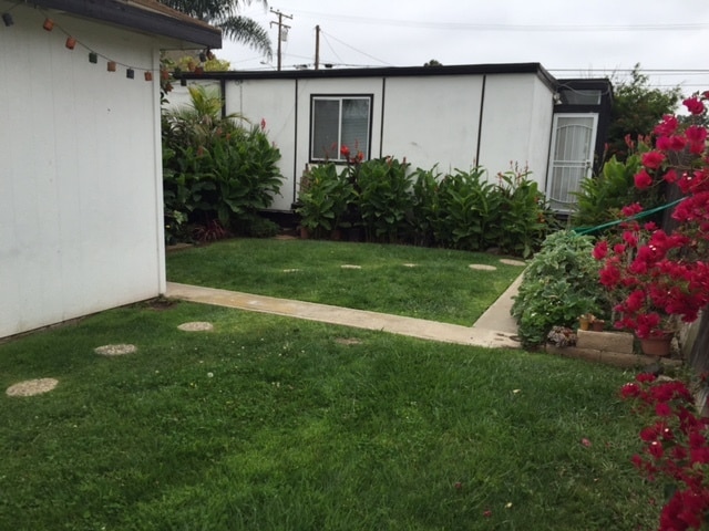 Prvt rear yard inside 6ft fence - 1944 Maple Ave