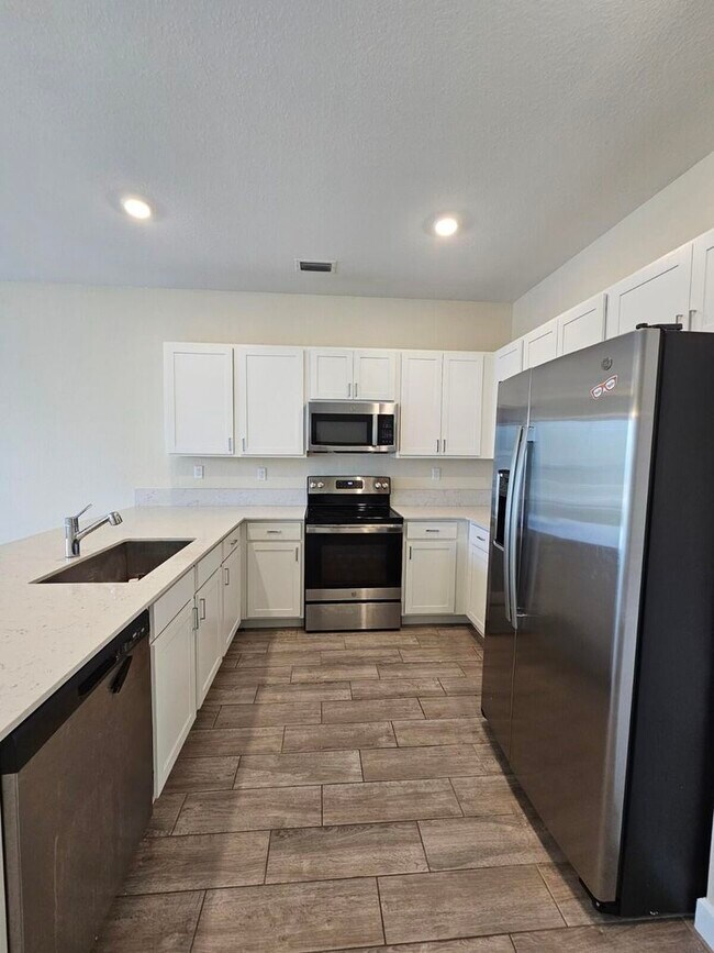 Building Photo - 6951 Harbours Edge Ave