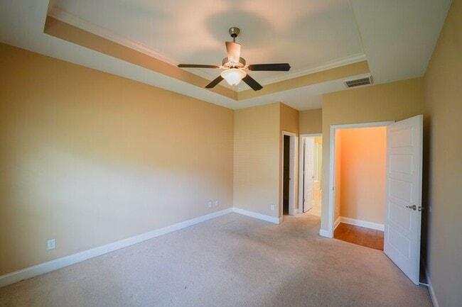 Building Photo - 252 Cottonham Ct