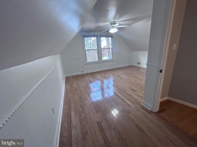 Building Photo - 132 Pinecrest Ln