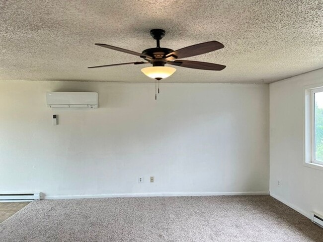 Building Photo - 3Bd/1Ba Single Story House - Available Now!