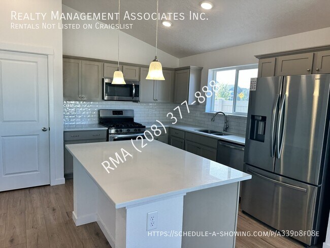 Building Photo - 3794 E Berwick Dr