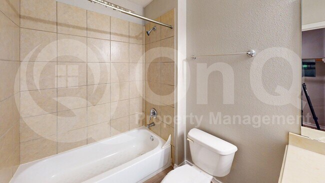 Building Photo - 3263 Wexford Dr