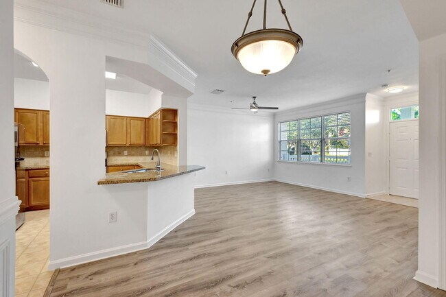 Building Photo - 826 Dakota Dr