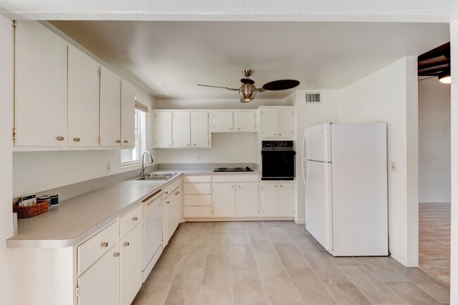 Building Photo - 2/1 Ormond Beachside Bungalow